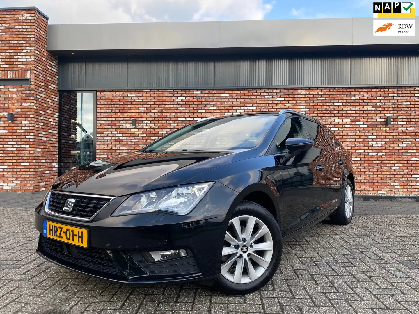 SEAT Leon ST 1.2 TSI Style Business Adap Cruise Clima Face L Zwart - 1
