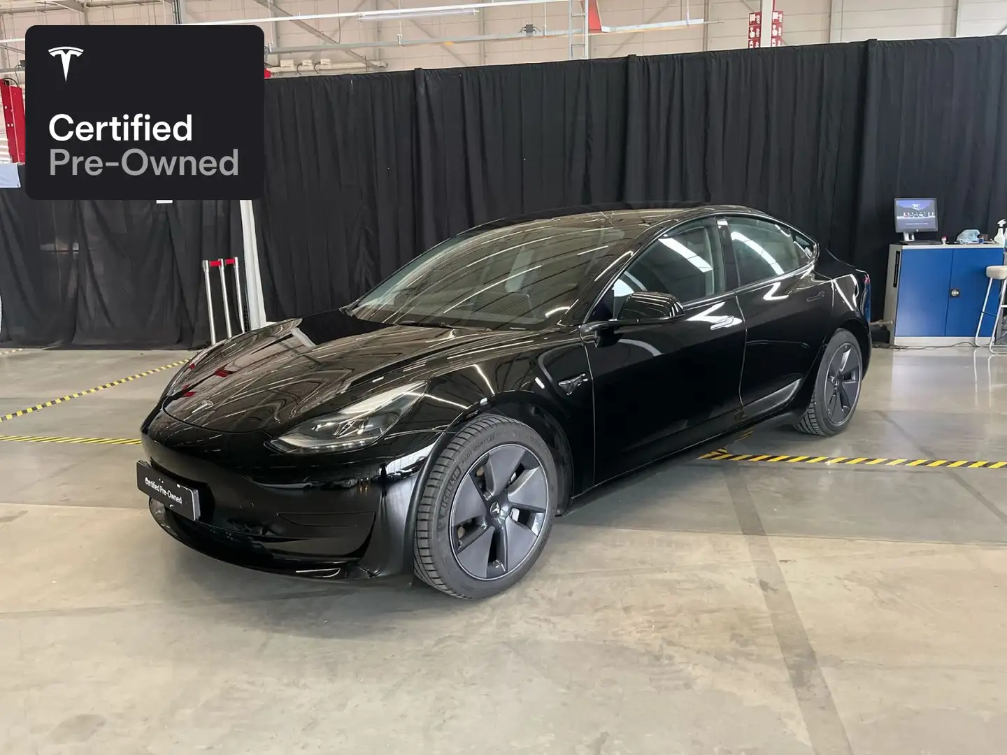 Tesla Model 3 Rear-Wheel Drive “Certified Pre-Owned” Zwart - 1