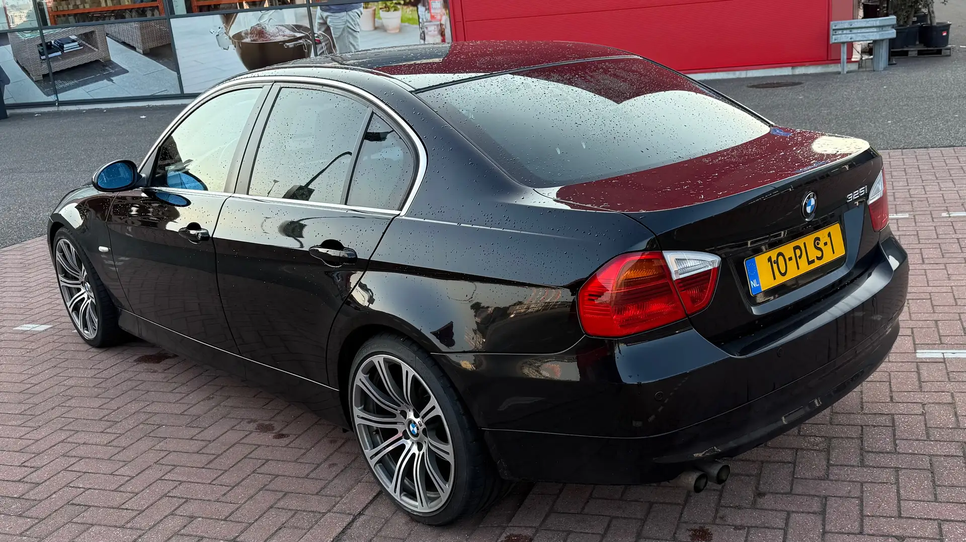 BMW 325 Youngtimer Zwart - 2