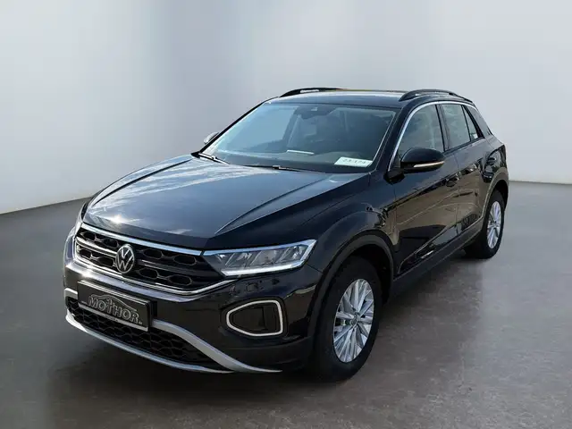 Volkswagen T-Roc view 2