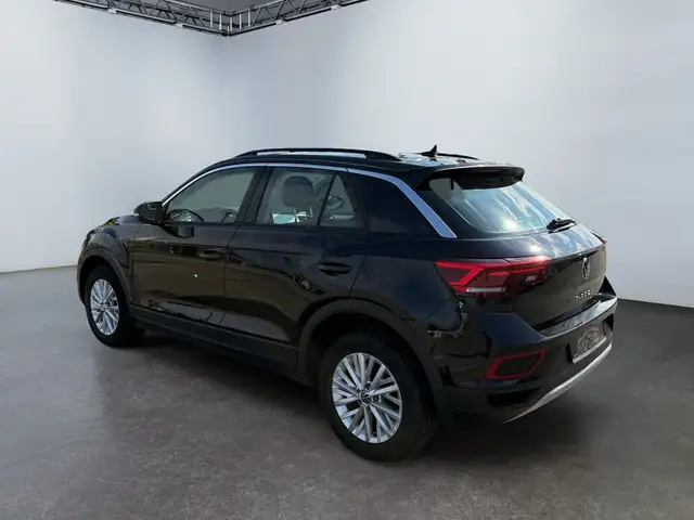 Volkswagen T-Roc view 4