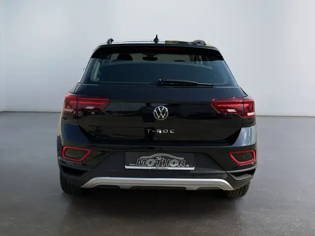 Volkswagen T-Roc view 5
