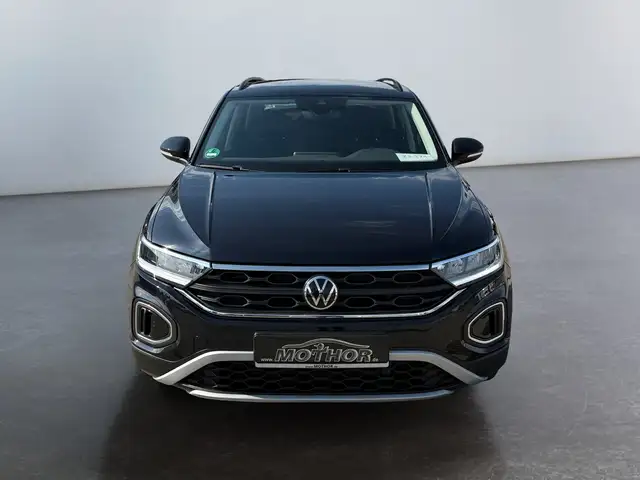 Volkswagen T-Roc view 6