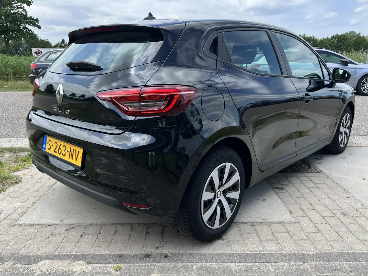 Renault Clio 1.0 TCe 90 Equilibre / Airco / PDC A / NAP / Cruis Zwart - 2