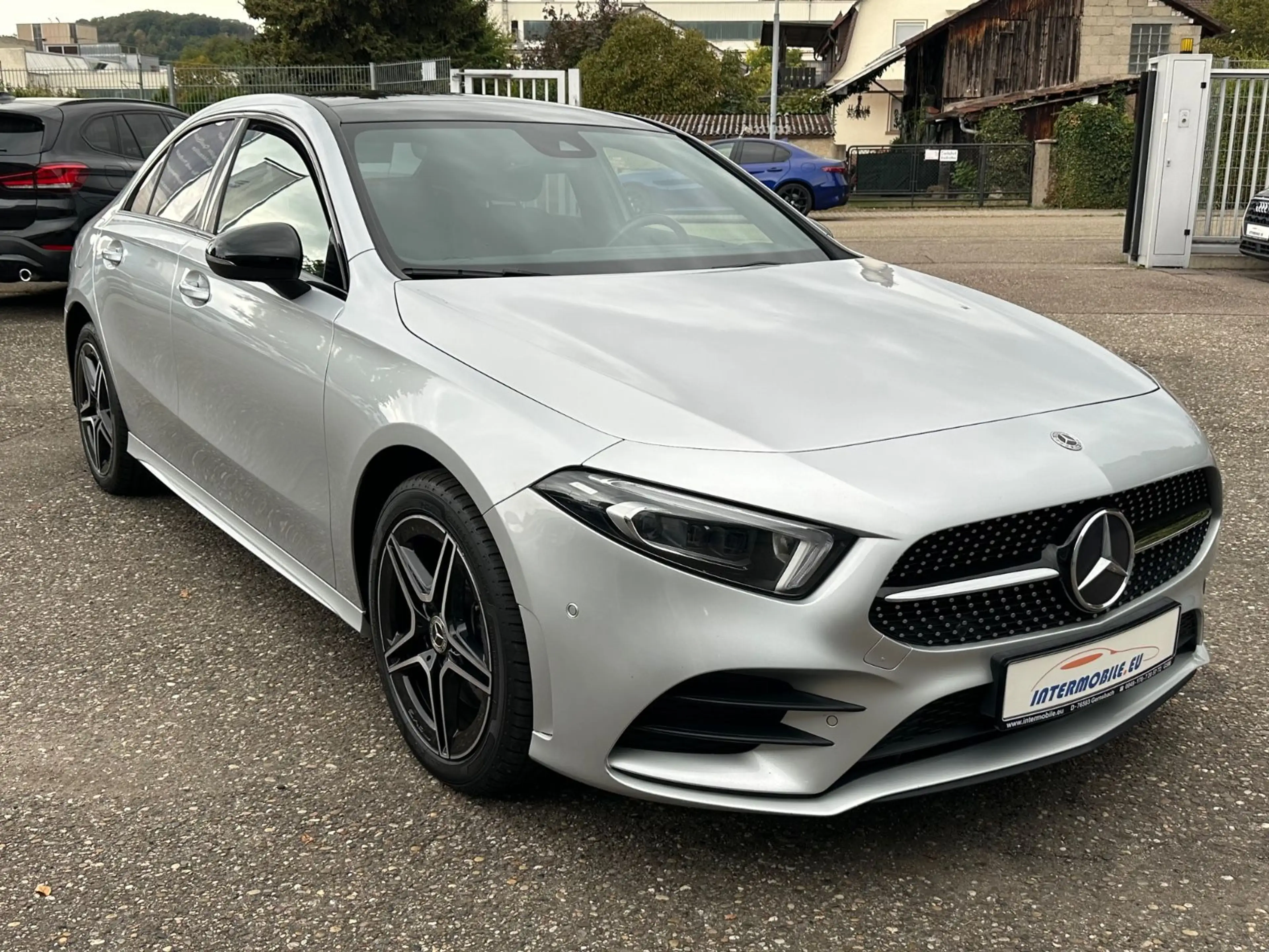 Mercedes-Benz A 250 e Lim. DCT HYBRID AMG LED PANO AMBIENTE CAM — photo 3