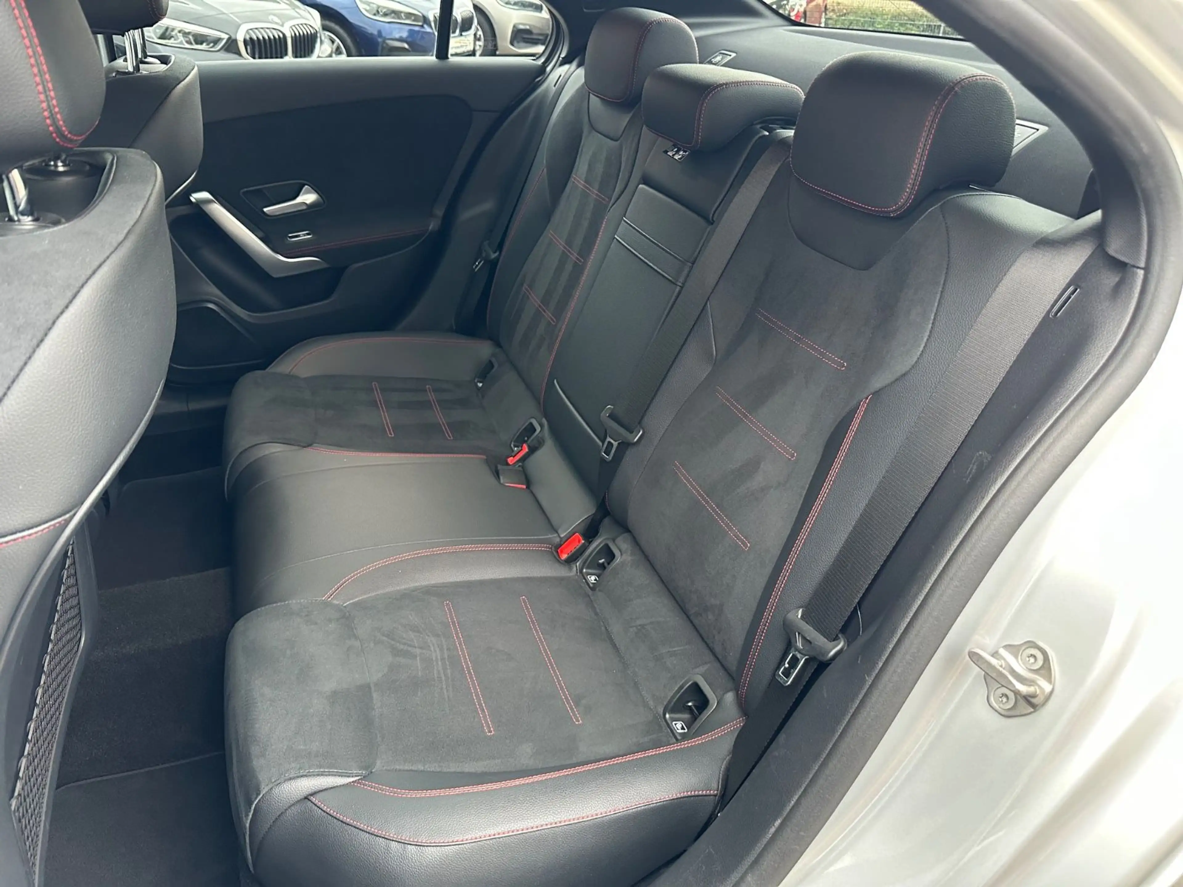 Mercedes-Benz A 250 e Lim. DCT HYBRID AMG LED PANO AMBIENTE CAM — photo 15