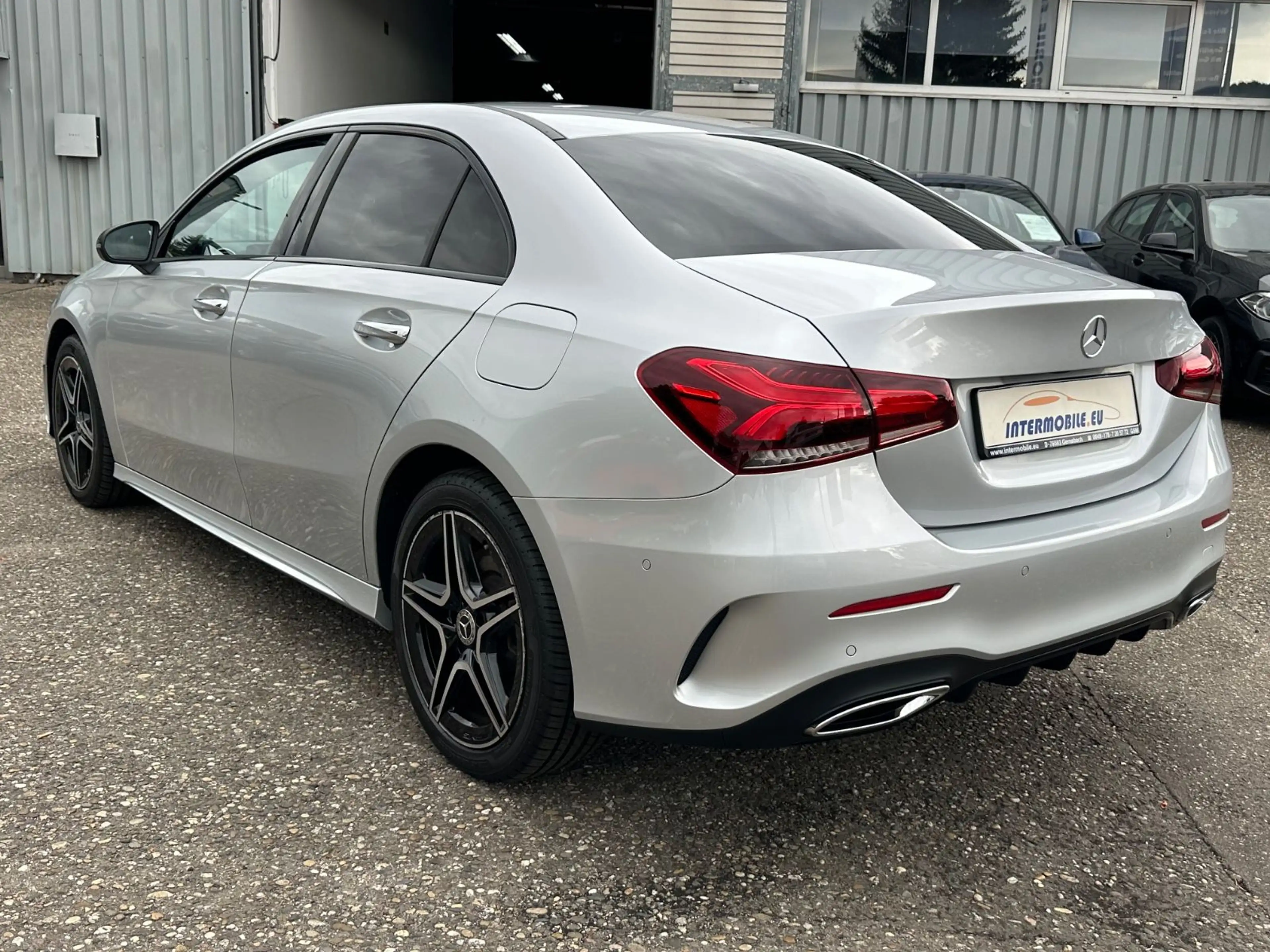 Mercedes-Benz A 250 e Lim. DCT HYBRID AMG LED PANO AMBIENTE CAM — photo 7