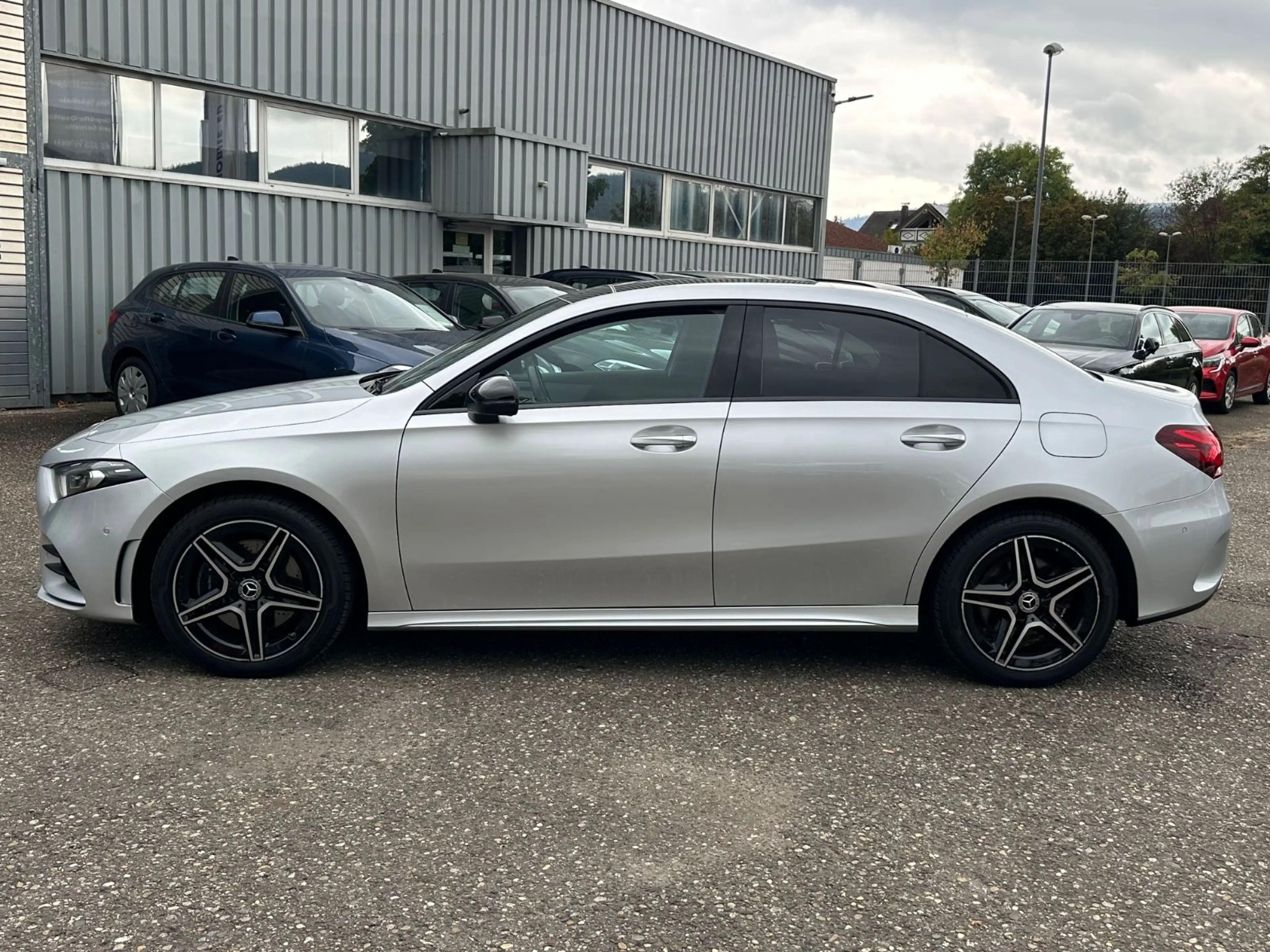 Mercedes-Benz A 250 e Lim. DCT HYBRID AMG LED PANO AMBIENTE CAM — photo 8