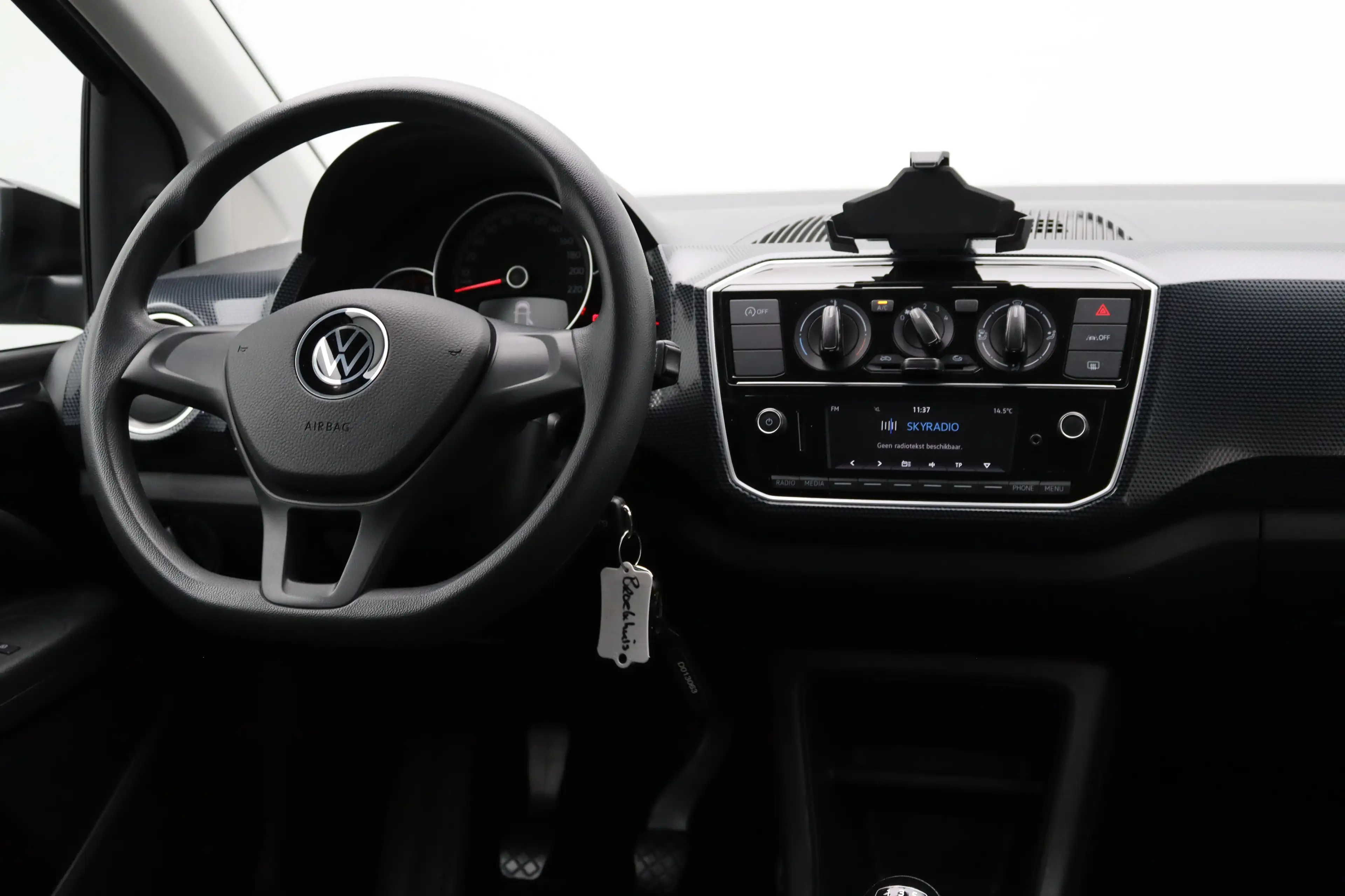 Volkswagen up! 1.0 | Achterbank in delen neerklapbaar | Airco | B — photo 9