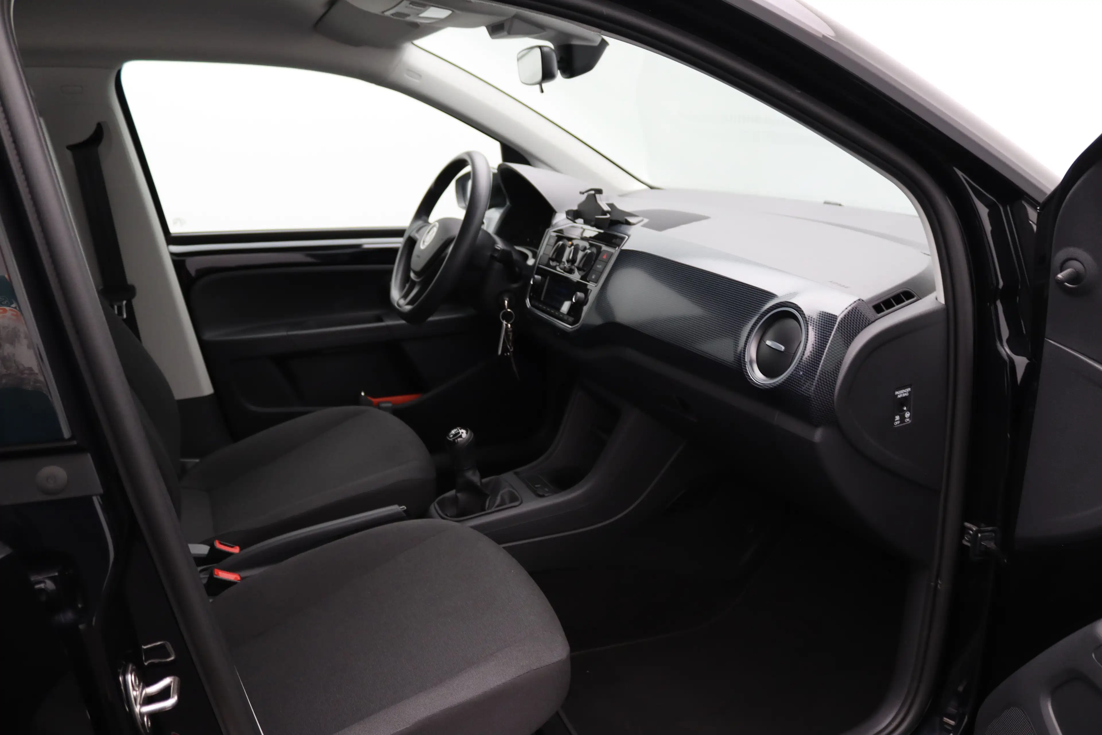 Volkswagen up! 1.0 | Achterbank in delen neerklapbaar | Airco | B — photo 11