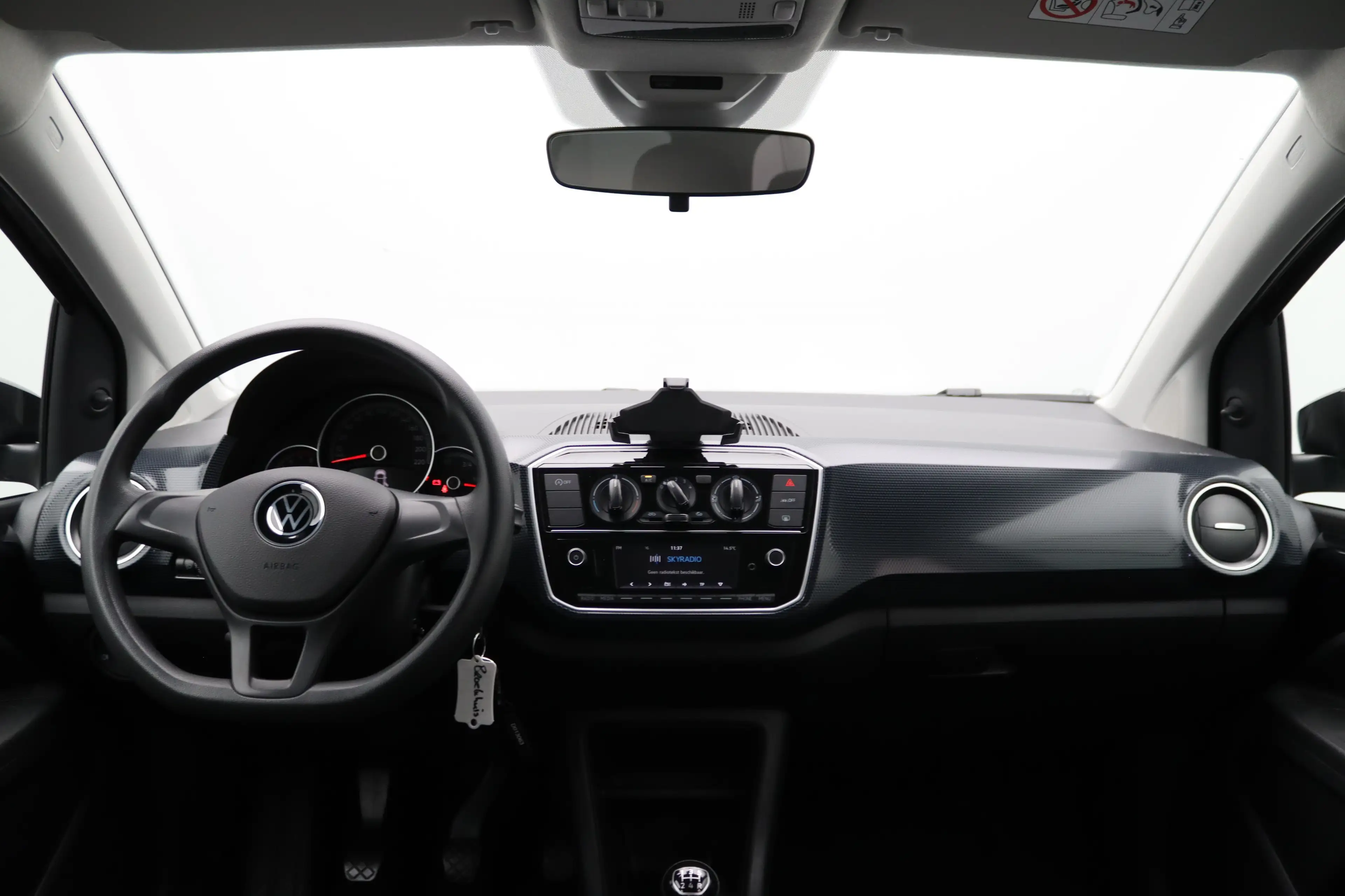 Volkswagen up! 1.0 | Achterbank in delen neerklapbaar | Airco | B — photo 14