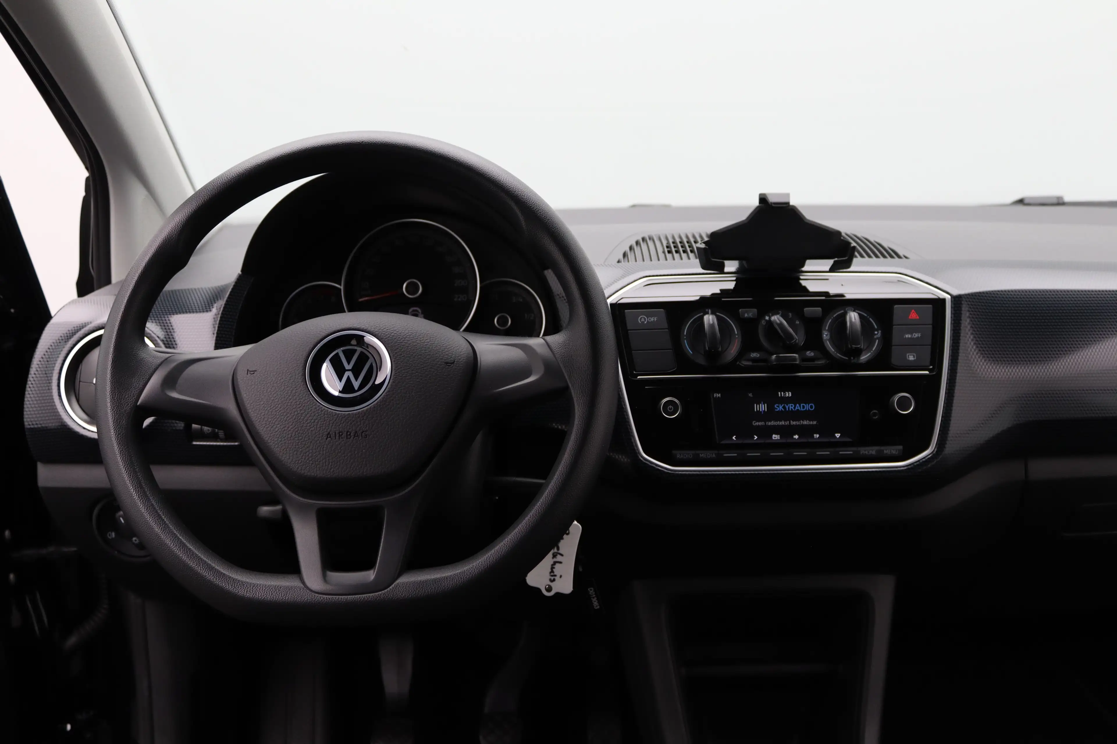 Volkswagen up! 1.0 | Achterbank in delen neerklapbaar | Airco | B — photo 30
