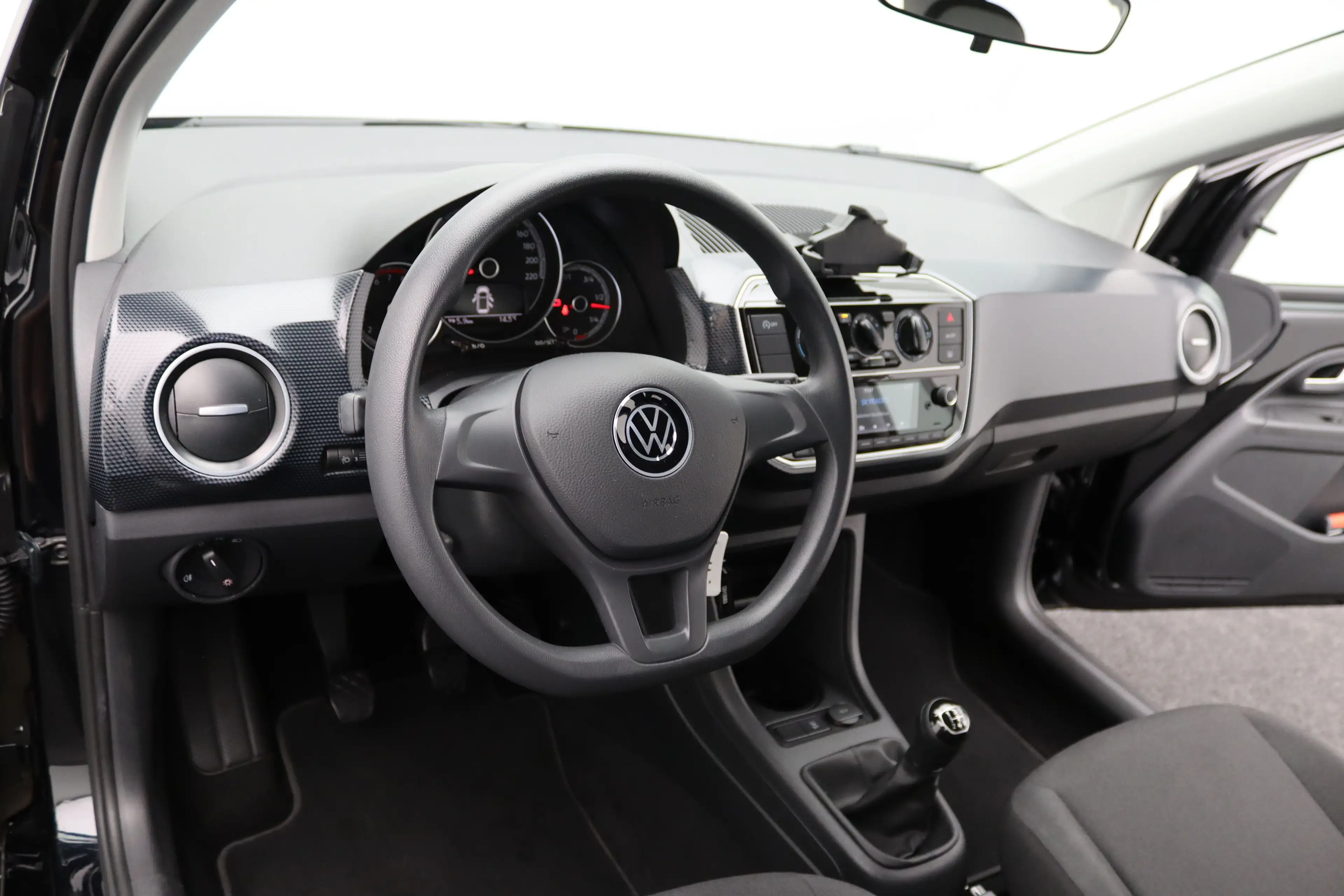 Volkswagen up! 1.0 | Achterbank in delen neerklapbaar | Airco | B — photo 13