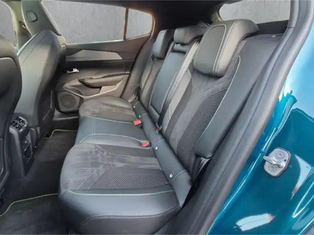 Peugeot 408 view 8