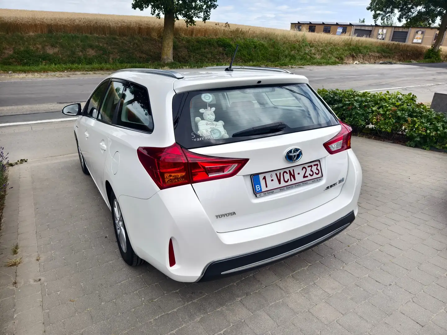 Toyota Auris Auris break hybride 1.8i HSD CVT Blanc - 1