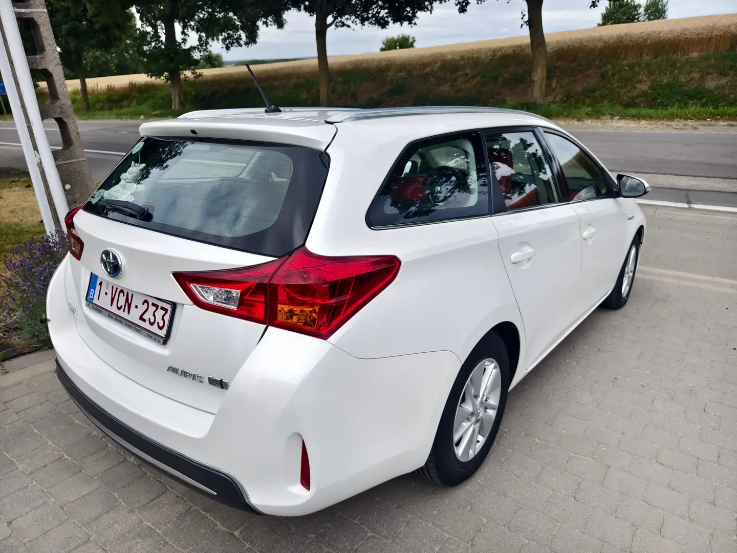 Toyota Auris Auris break hybride 1.8i HSD CVT Blanc - 2