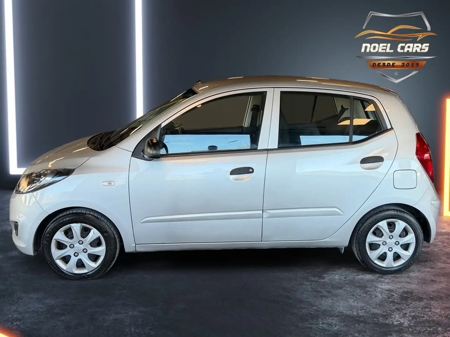 Hyundai i10 1.2 GLS Style Grijs - 2