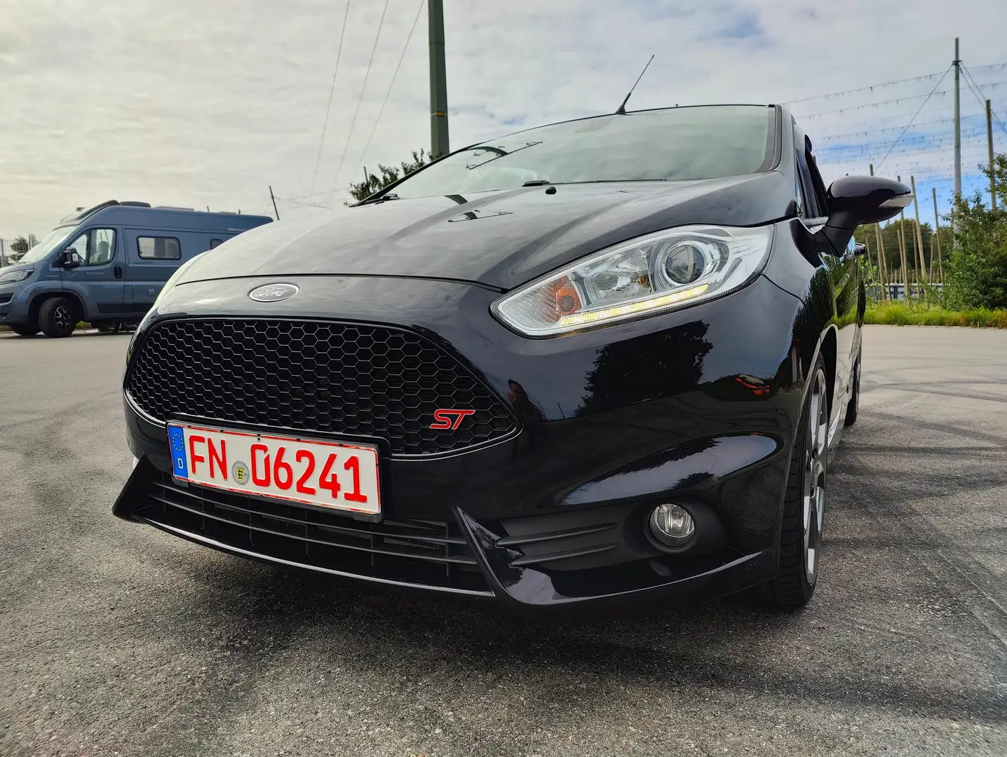 Ford Fiesta ST / RECARO / KLIMA / NAVI / KAMERA / ALUS Schwarz - 1