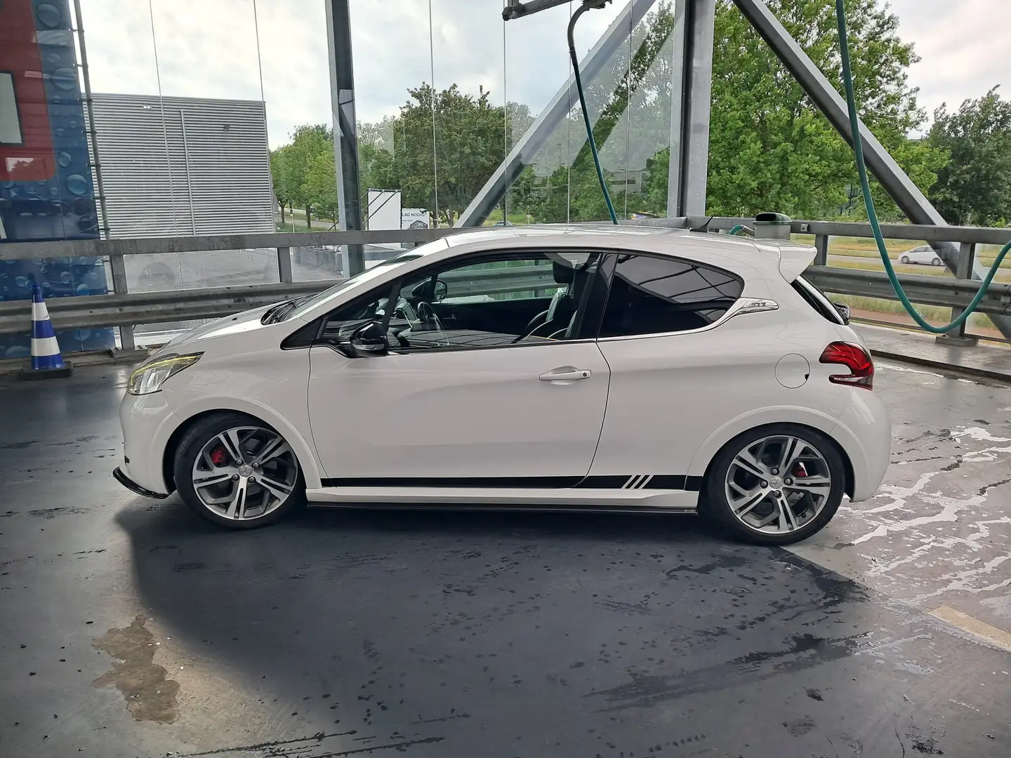 Peugeot 208 208 1.6 THP GTi Bílá - 1