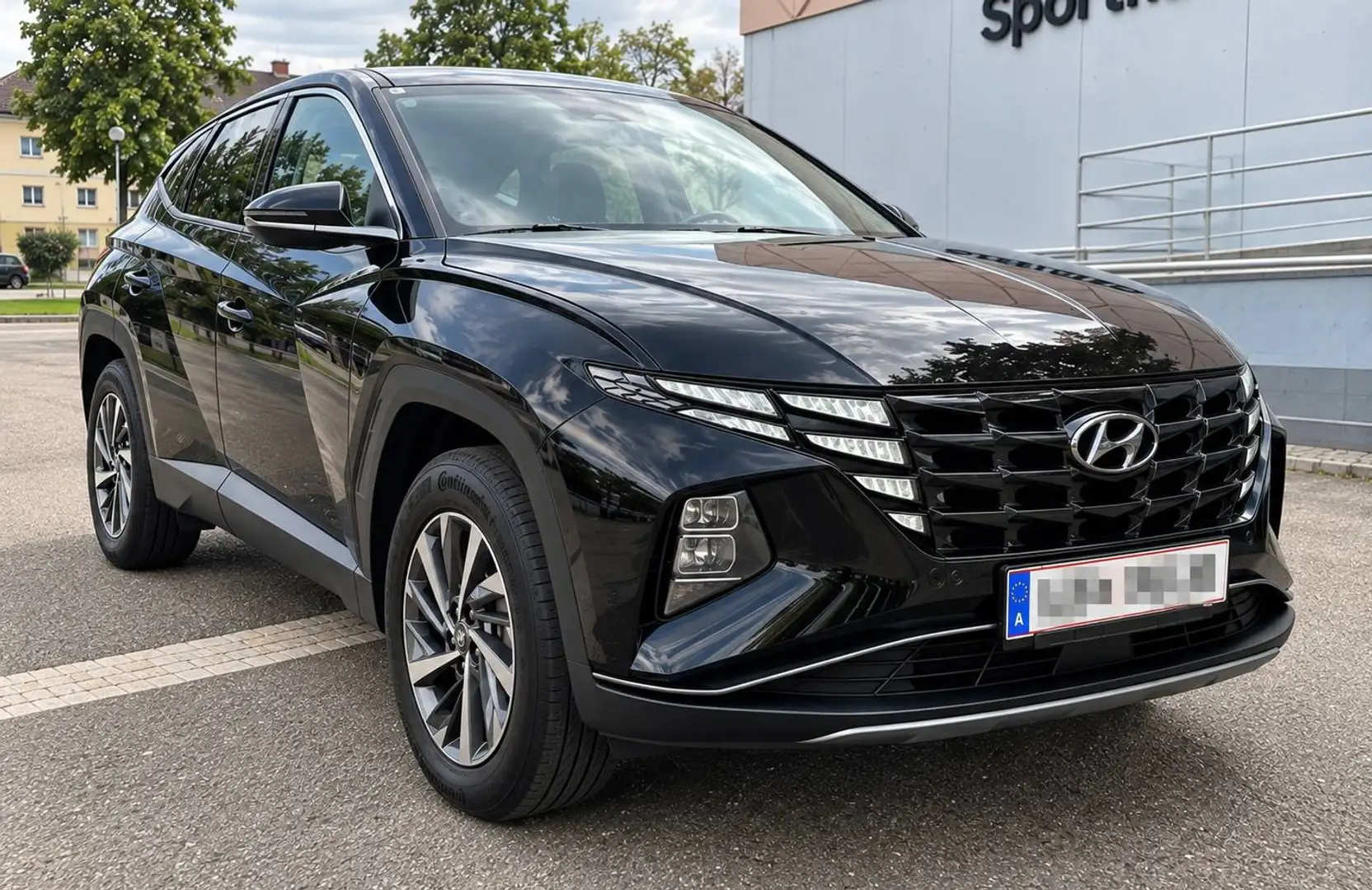 Hyundai TUCSON Tucson 1,6 T-GDI 2WD 48V Trend Line inkl. neuwertige Winterkompletträder Schwarz - 2