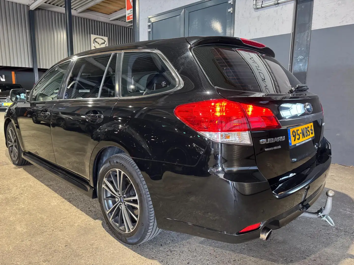 Subaru Legacy Touring Wagon 2.0i Luxury|NAP|AWD|Automaat|Trekhaa Noir - 2
