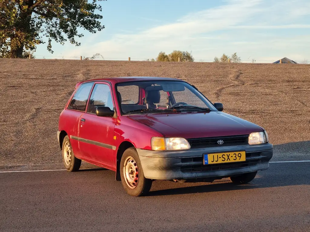Toyota Starlet 1994 из Европы — купить под ключ