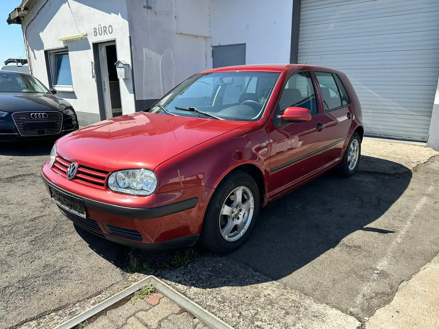Volkswagen Golf 1.6 Automatik *Klimaautomatik *LMF*ZV+FB* Rot - 1
