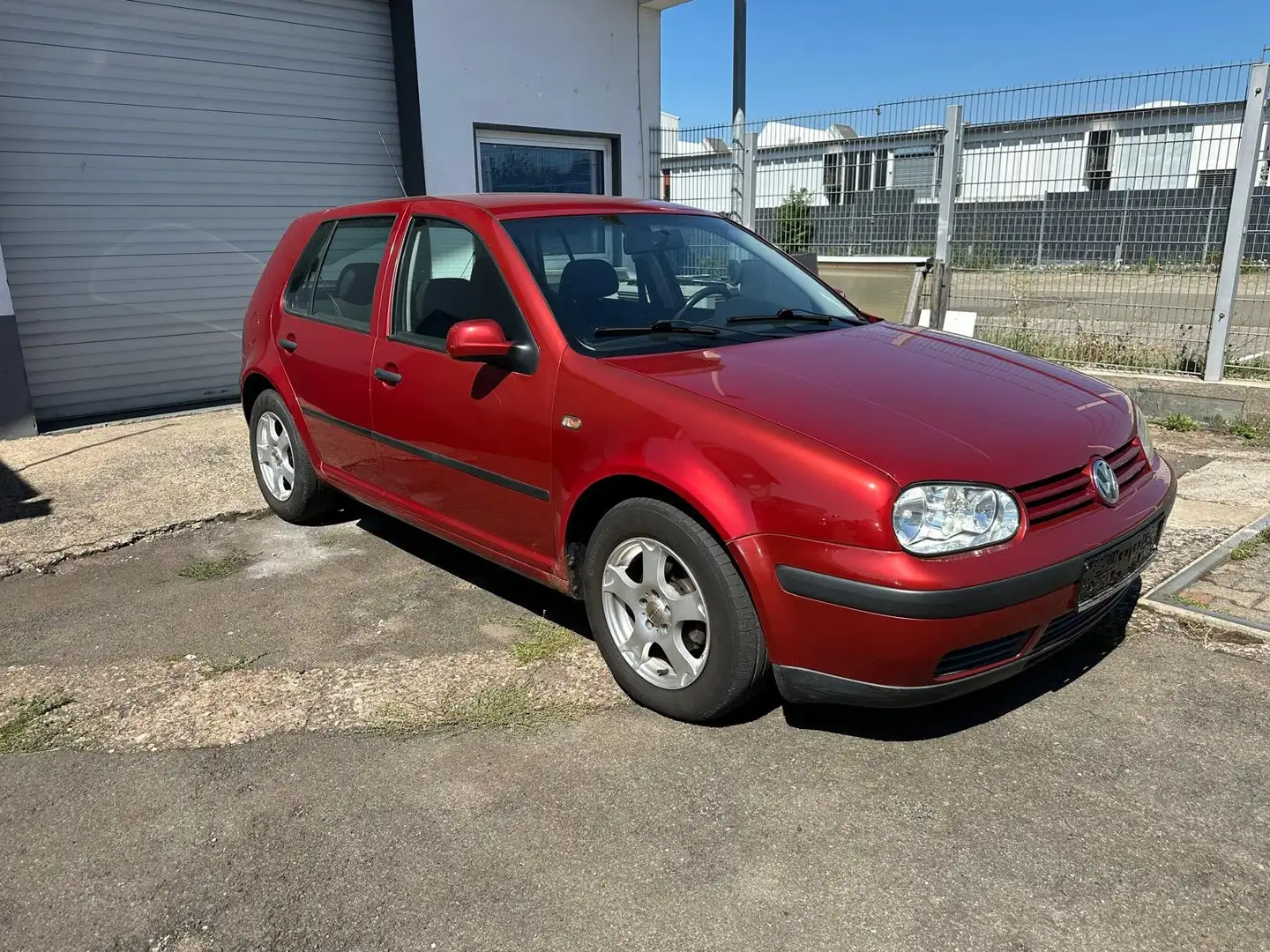 Volkswagen Golf 1.6 Automatik *Klimaautomatik *LMF*ZV+FB* Rot - 2