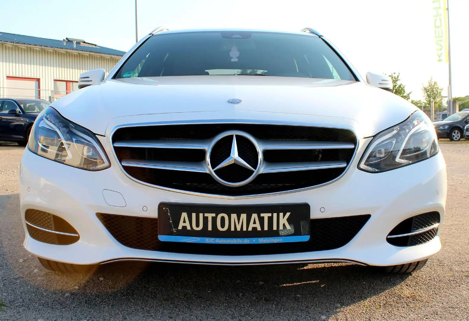 Mercedes-Benz E 200 E -Kl. T-Mod. E 200 CGI/Aut./Navi/PDC/LED/ Weiß - 2