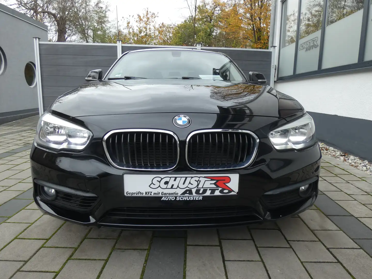 BMW 118 Advantage Schwarz - 1