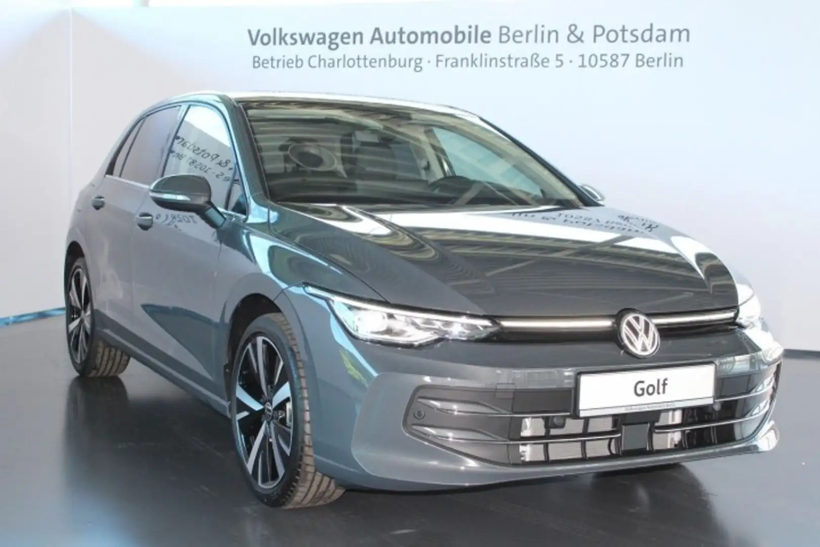 Volkswagen Golf Style 1,5 l eTSI OPF 7-Gang-DSG, LED, RFK, PANO Grau - 2