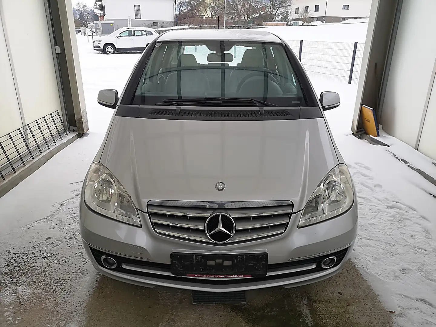 Mercedes-Benz A 180 Elegance CDI Aut. Silber - 2