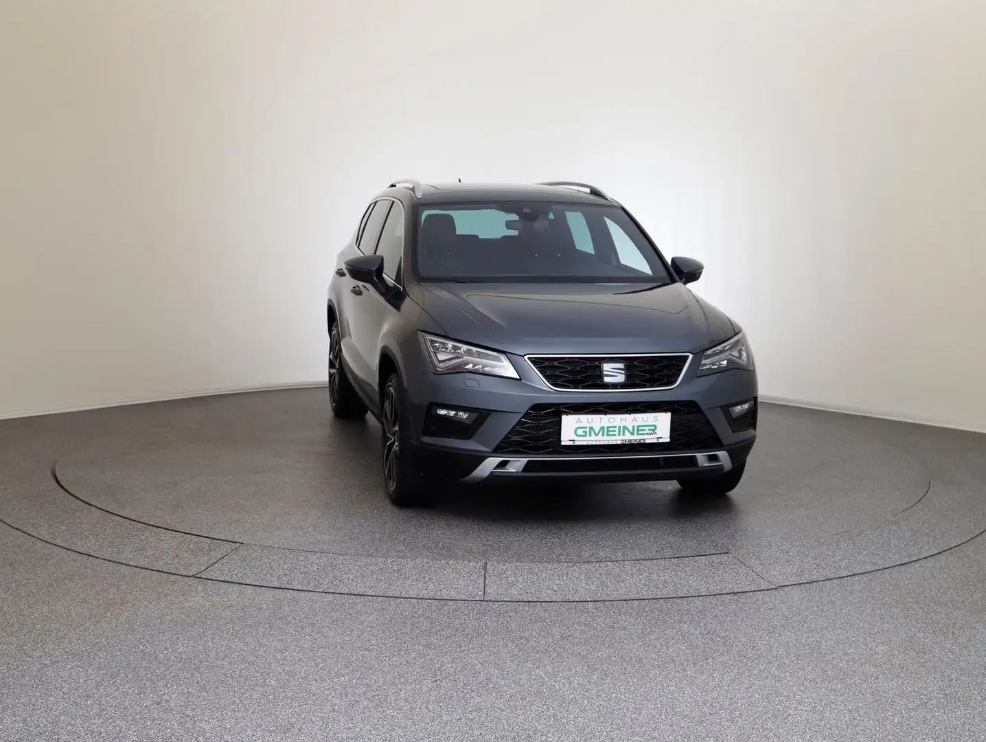 SEAT Ateca Xcellence 2.0 TSI DSG 4Drive Grau - 2
