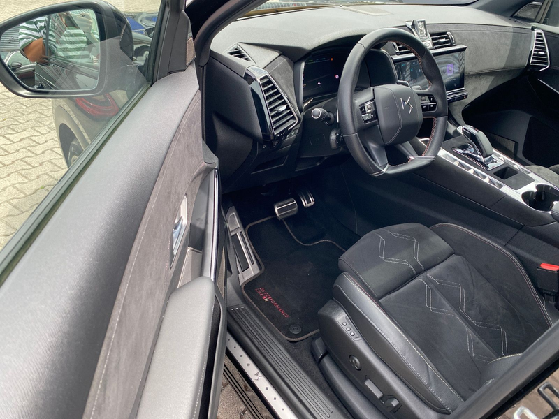 DS Automobiles DS 7 Crossback DS7 E-Tense 300 PS Performance Line + 4x4 — photo 6