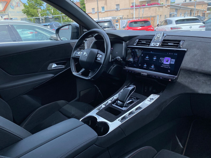 DS Automobiles DS 7 Crossback DS7 E-Tense 300 PS Performance Line + 4x4 — photo 14