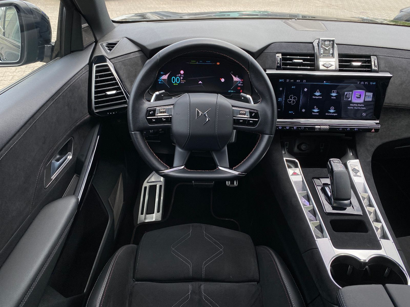 DS Automobiles DS 7 Crossback DS7 E-Tense 300 PS Performance Line + 4x4 — photo 11