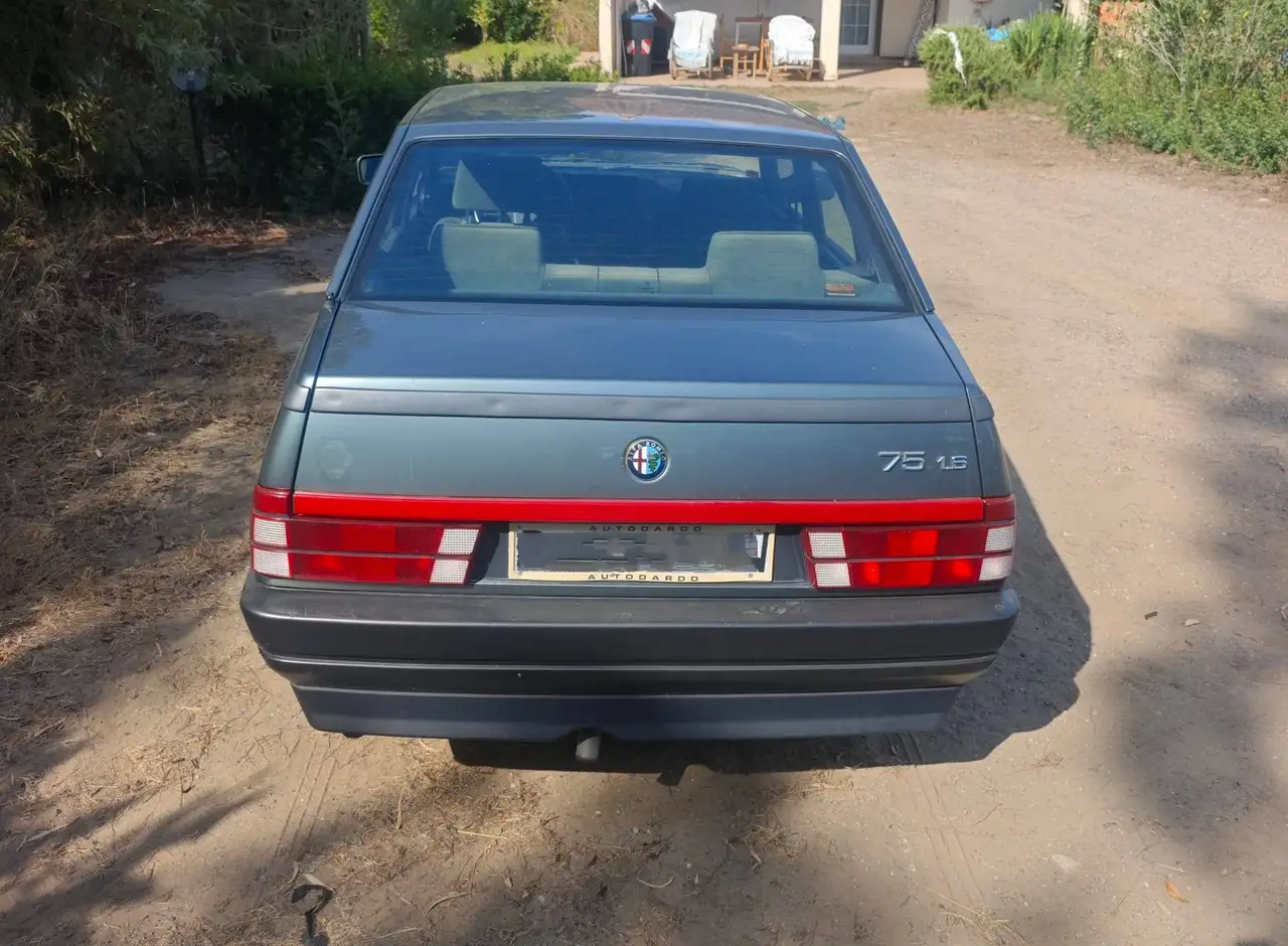 Alfa Romeo 75 1.6, foto 8