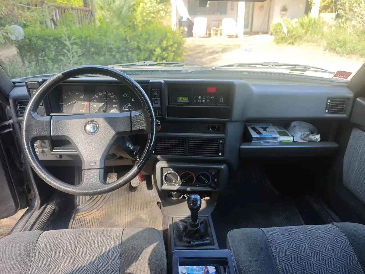 Alfa Romeo 75 1.6, foto 7