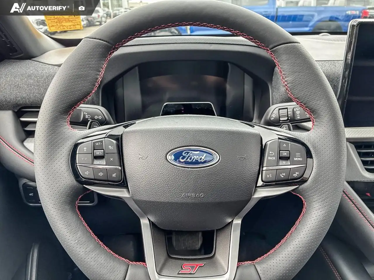 Ford Explorer снимка Ford Explorer