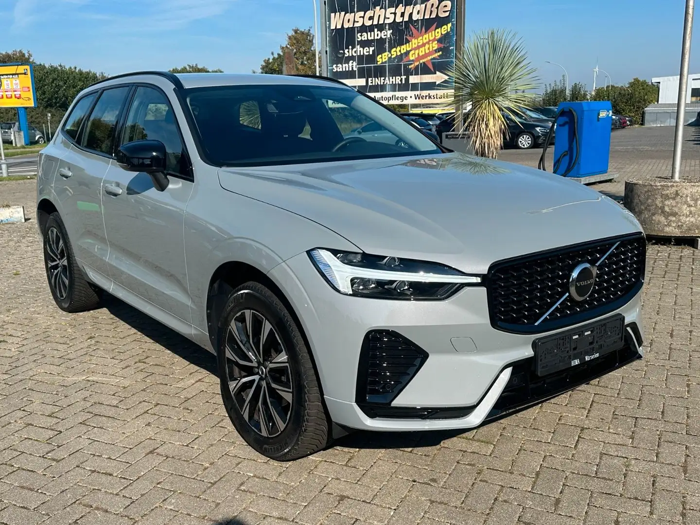 Volvo XC60 XC60 Plus Dark AWD Grau - 1