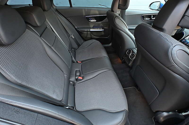 Mercedes-Benz C 200 d T Aut. AMG ACC, AHK elektr., 360 CAM, Standhe... — photo 11