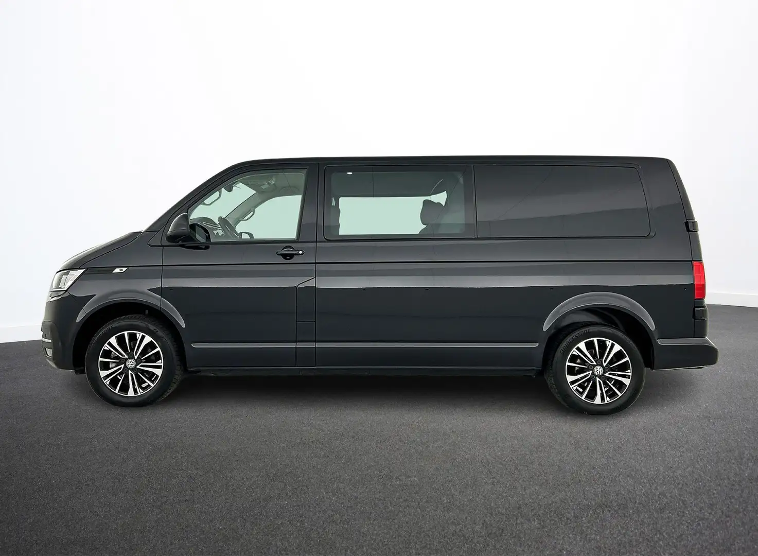 Volkswagen T6.1 Transporter 2.0 TDI L2H1 Dubbele Cabine Highline Automaat Navi Noir - 2