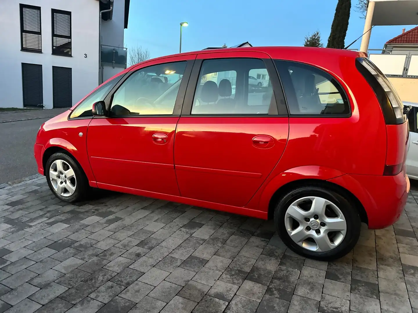 Opel Meriva Innovation "110 Jahre" Rot - 2