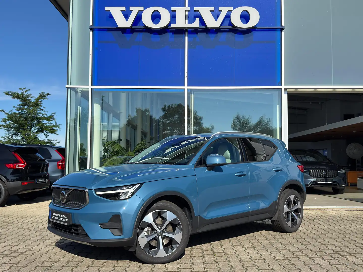 Volvo XC40 B4 Core 2WD Azul - 1