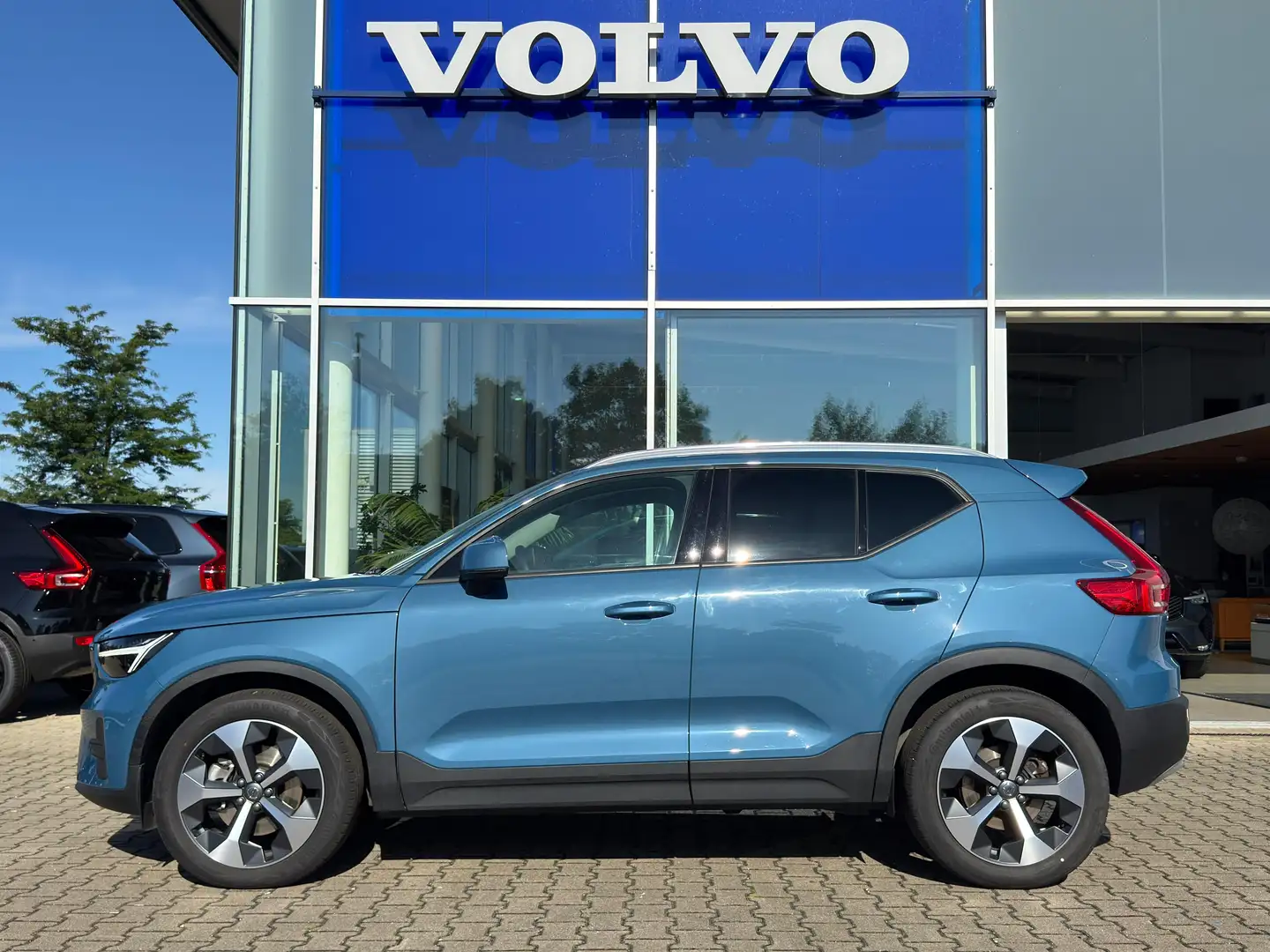 Volvo XC40 B4 Core 2WD Azul - 2
