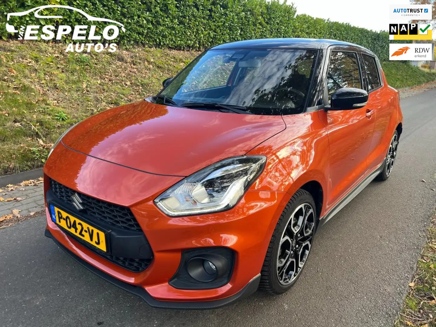 Suzuki Swift 1.4 Sport Smart Hybrid, 60.597 km NAP, Camera, Cru Oranje - 1