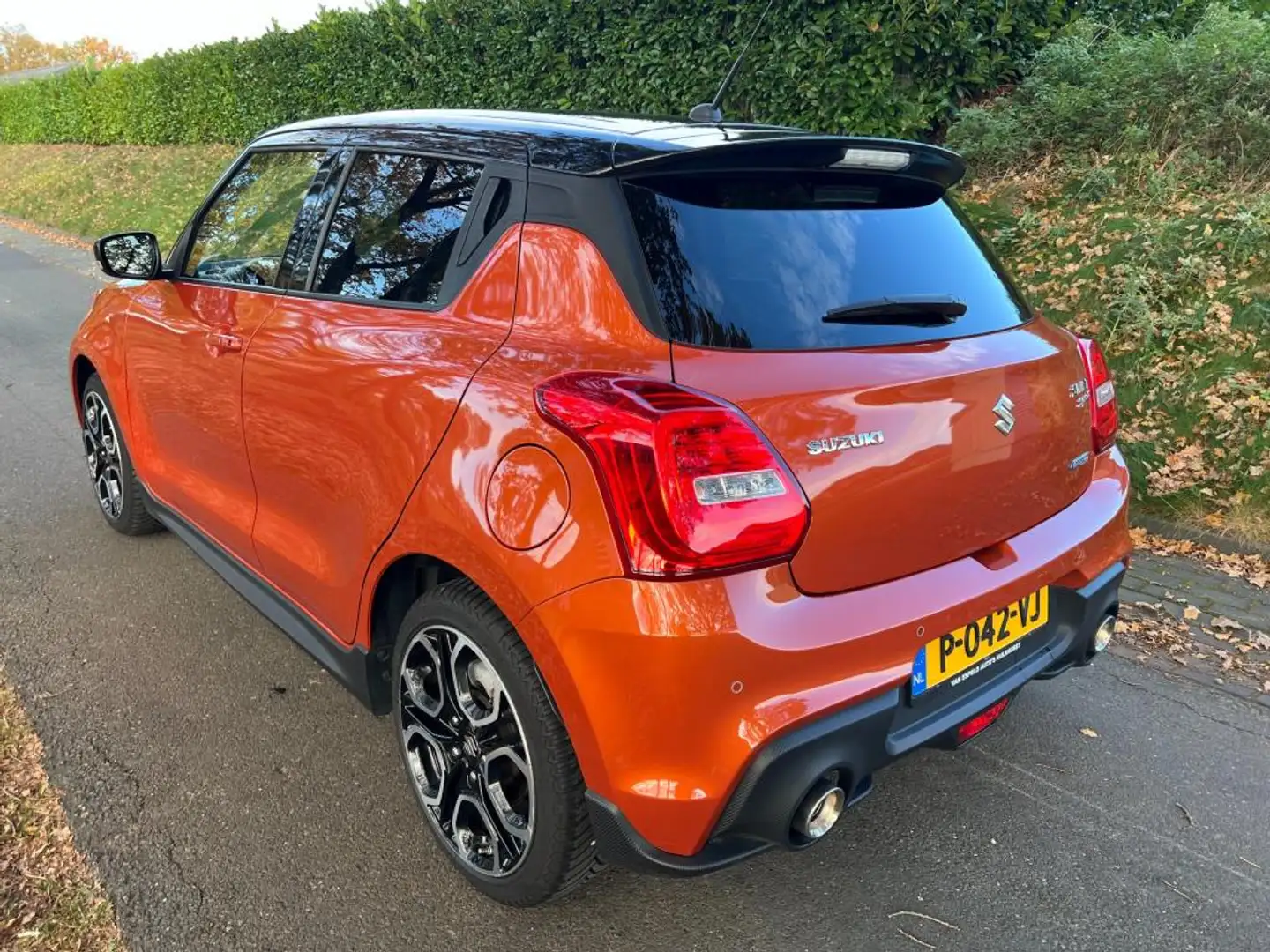 Suzuki Swift 1.4 Sport Smart Hybrid, 60.597 km NAP, Camera, Cru Oranje - 2