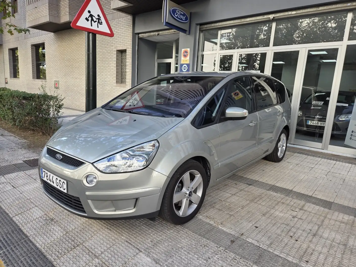 Ford S-Max 2.0TDCi Titanium Plateado - 1