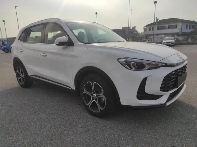 MG ZS view 6