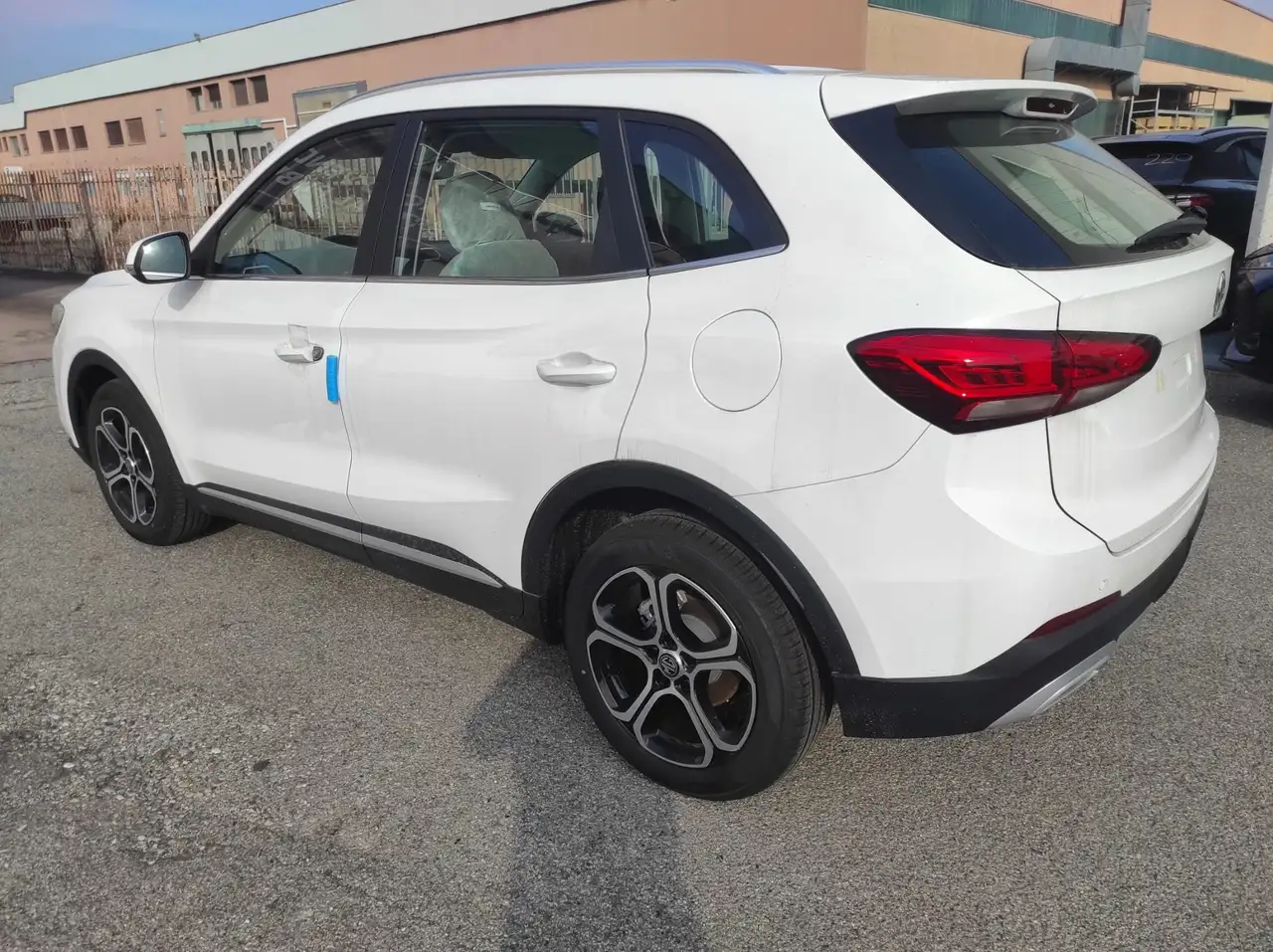 MG ZS COMFORT FULL HYBRID + 4